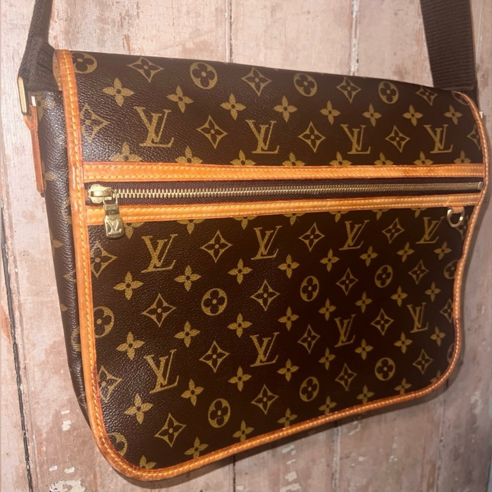 Louis Vuitton Bosphore GM Messenger